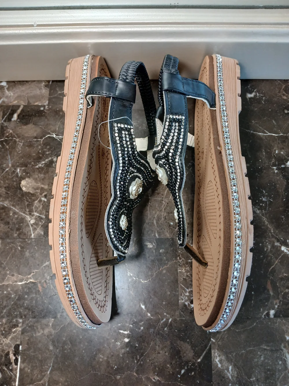 N/A stylish black